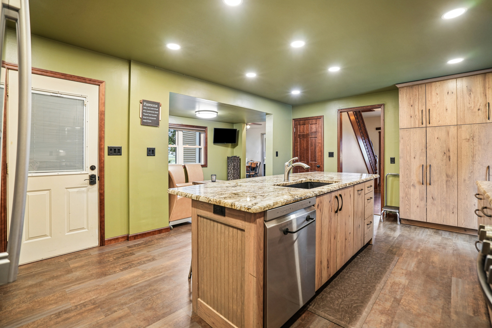 13489 Lomax Road Property Photo 4