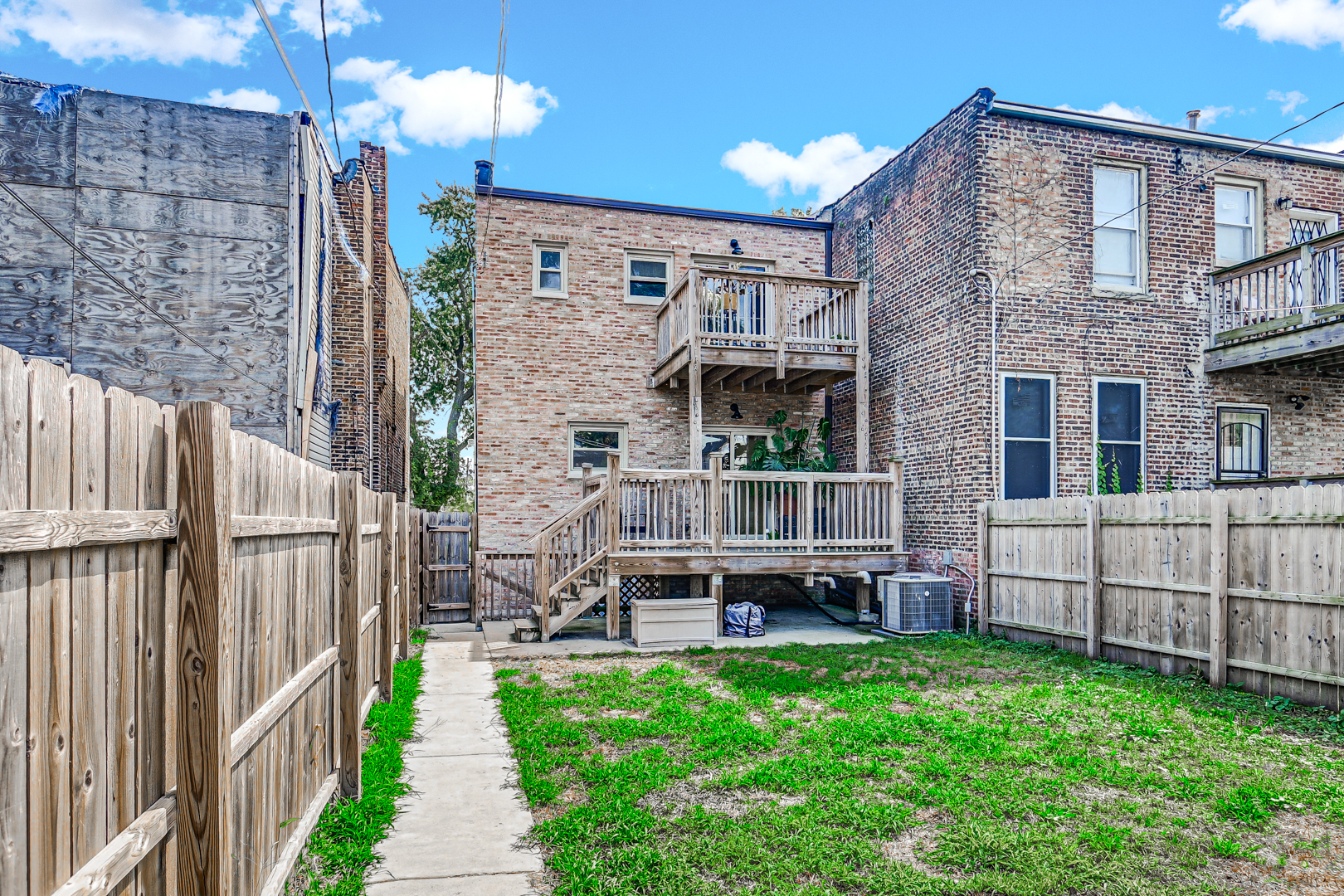 6404 S Langley Avenue Property Photo 19