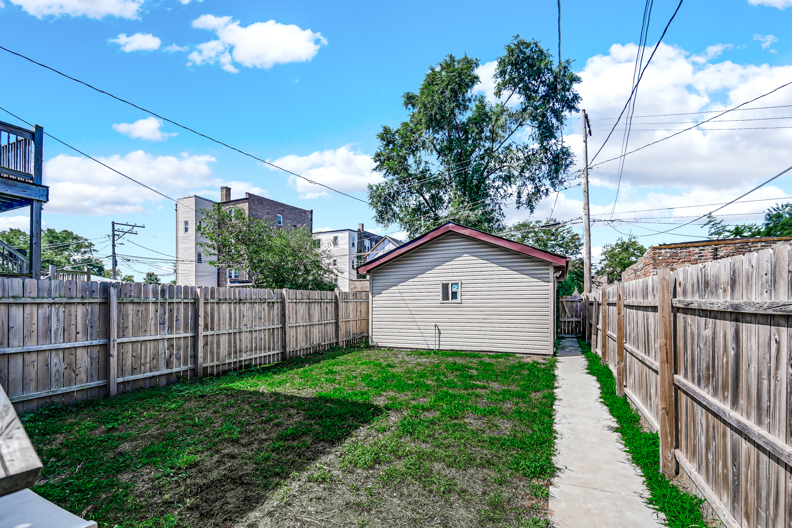 6404 S Langley Avenue Property Photo 20