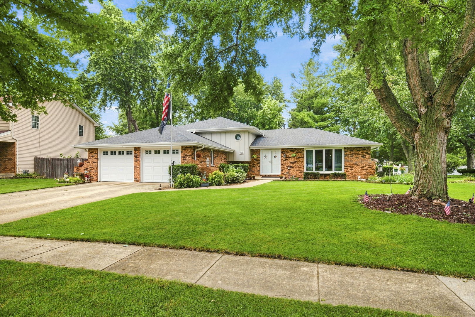 25403 W Willow Drive Property Photo 1