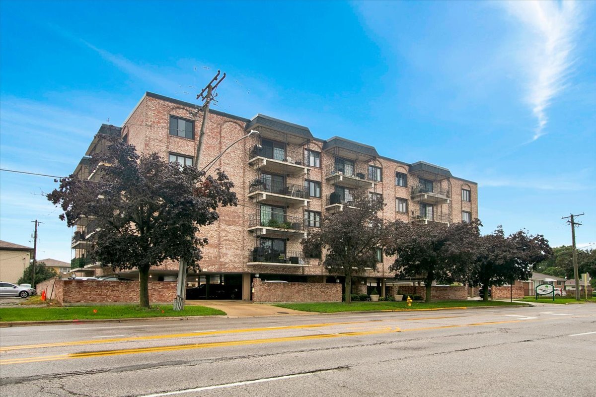 7525 W Lawrence Avenue 505 Property Photo 1