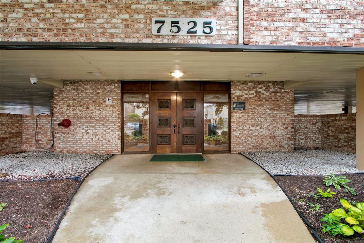 7525 W Lawrence Avenue 505 Property Photo 4