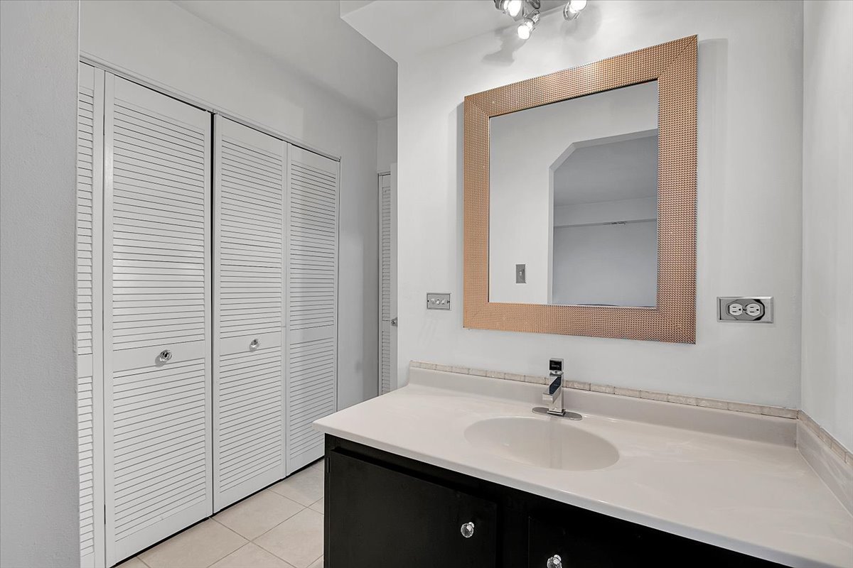 7525 W Lawrence Avenue 505 Property Photo 28