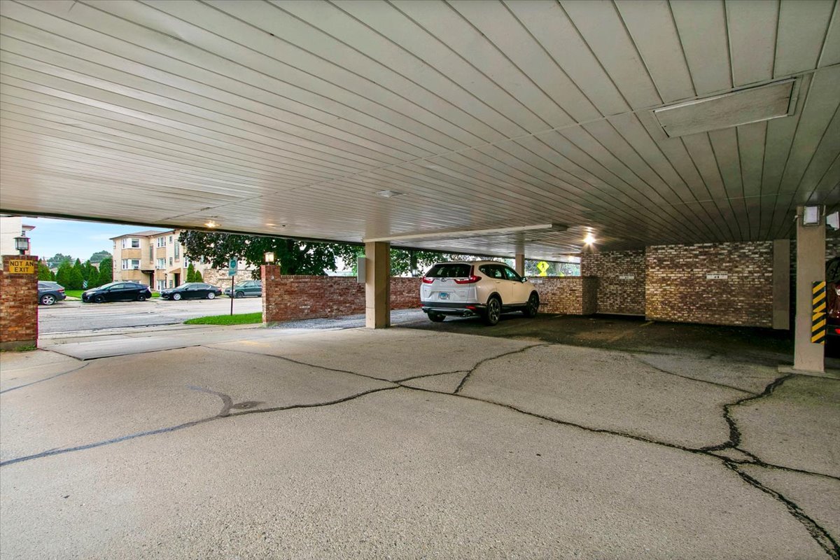 7525 W Lawrence Avenue 505 Property Photo 38