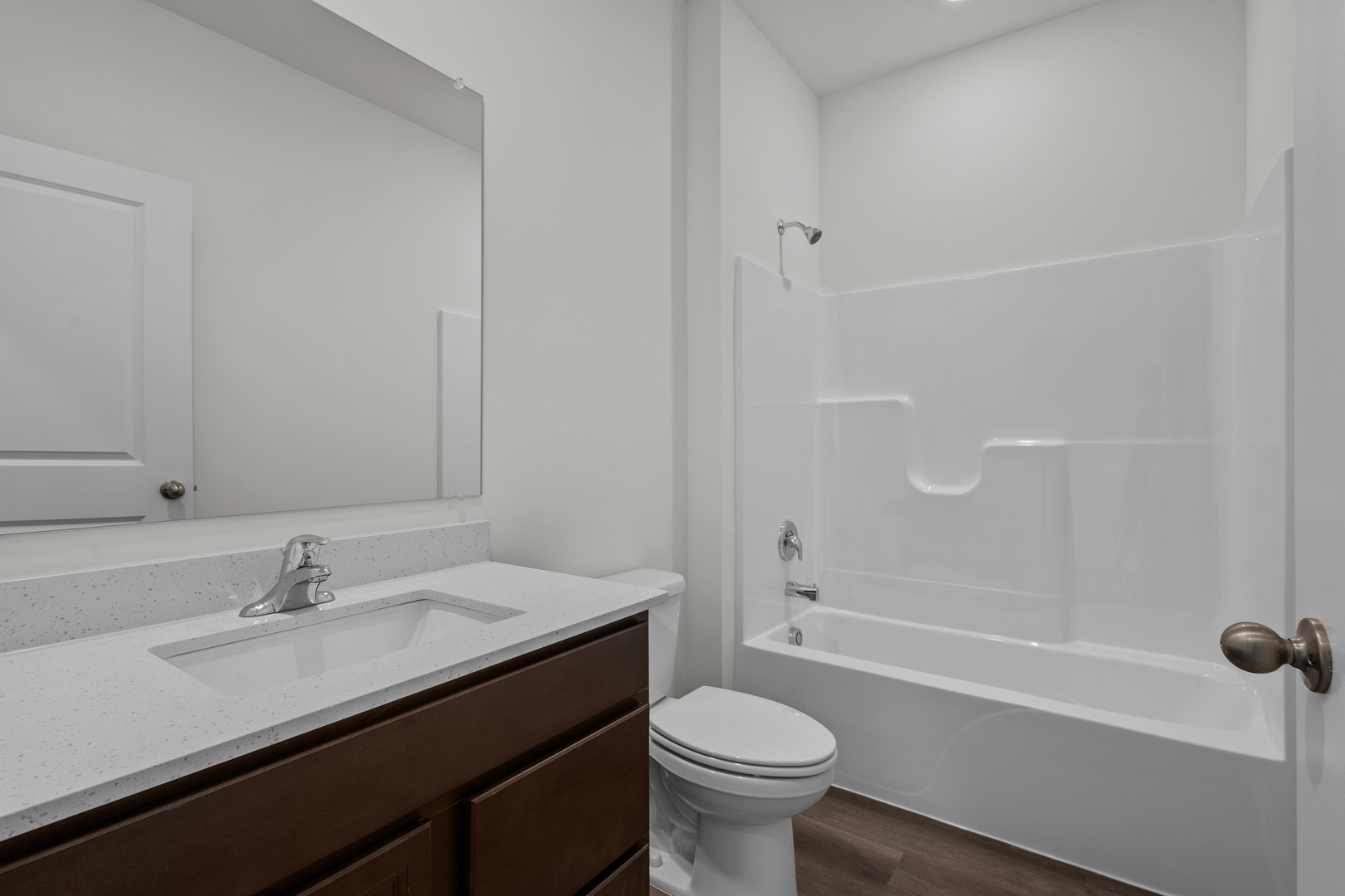 2913 Old Castle Road Property Photo 3