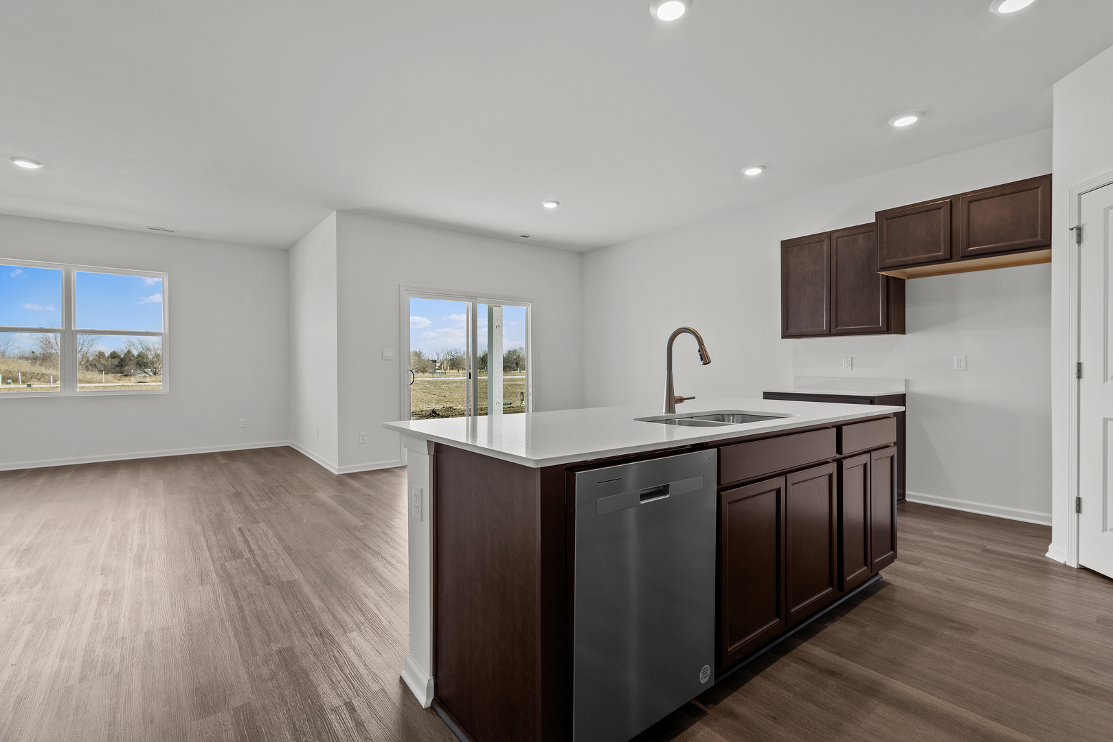 2913 Old Castle Road Property Photo 11