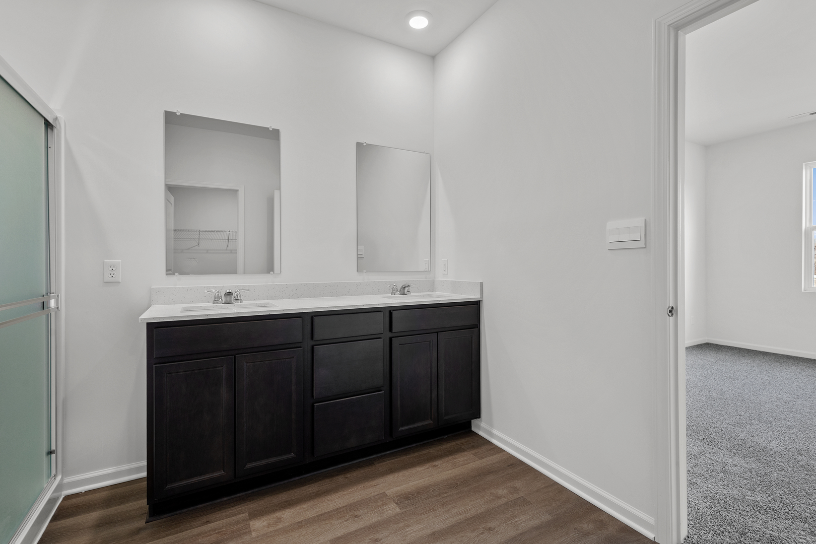 2913 Old Castle Road Property Photo 17