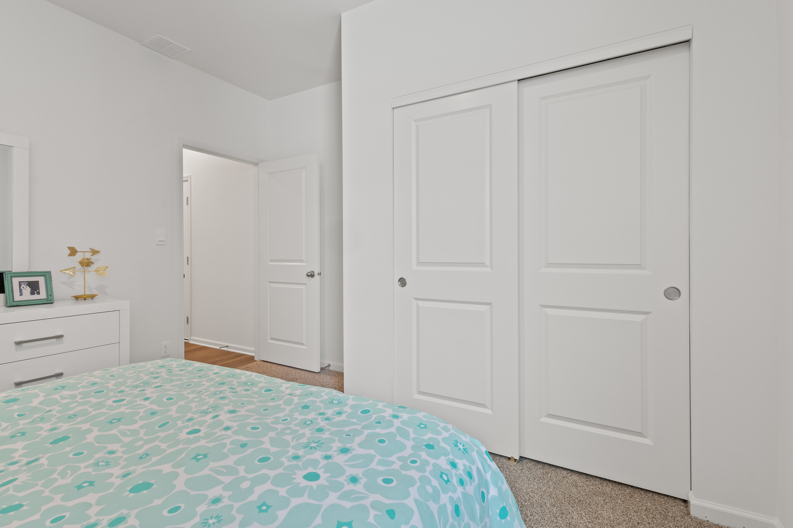 2913 Old Castle Road Property Photo 23