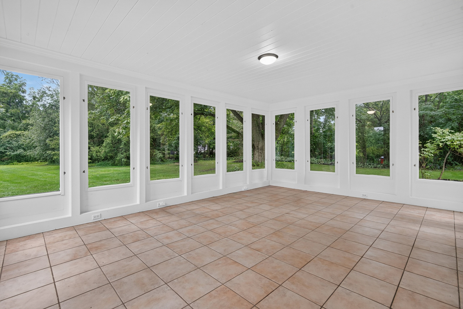 2100 Stirling Road Property Photo 14