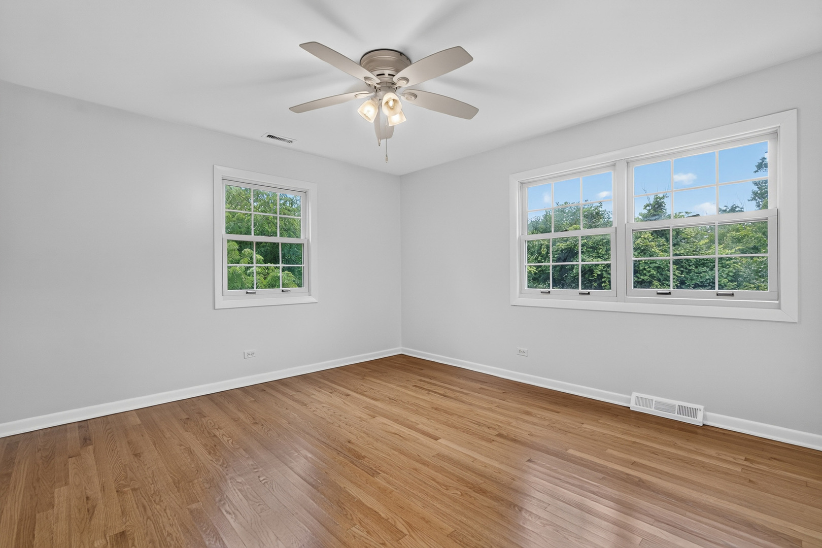 2100 Stirling Road Property Photo 24