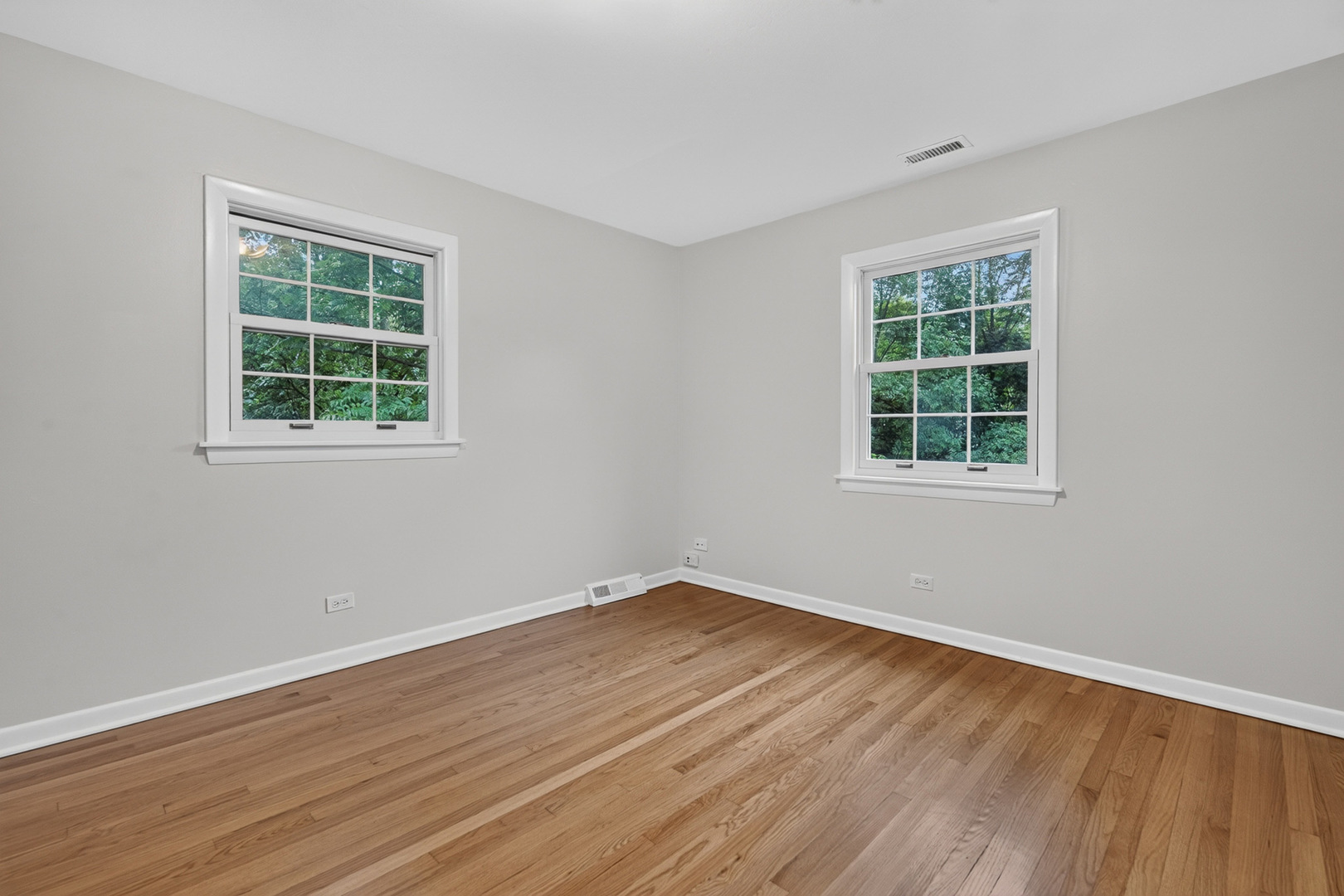 2100 Stirling Road Property Photo 25