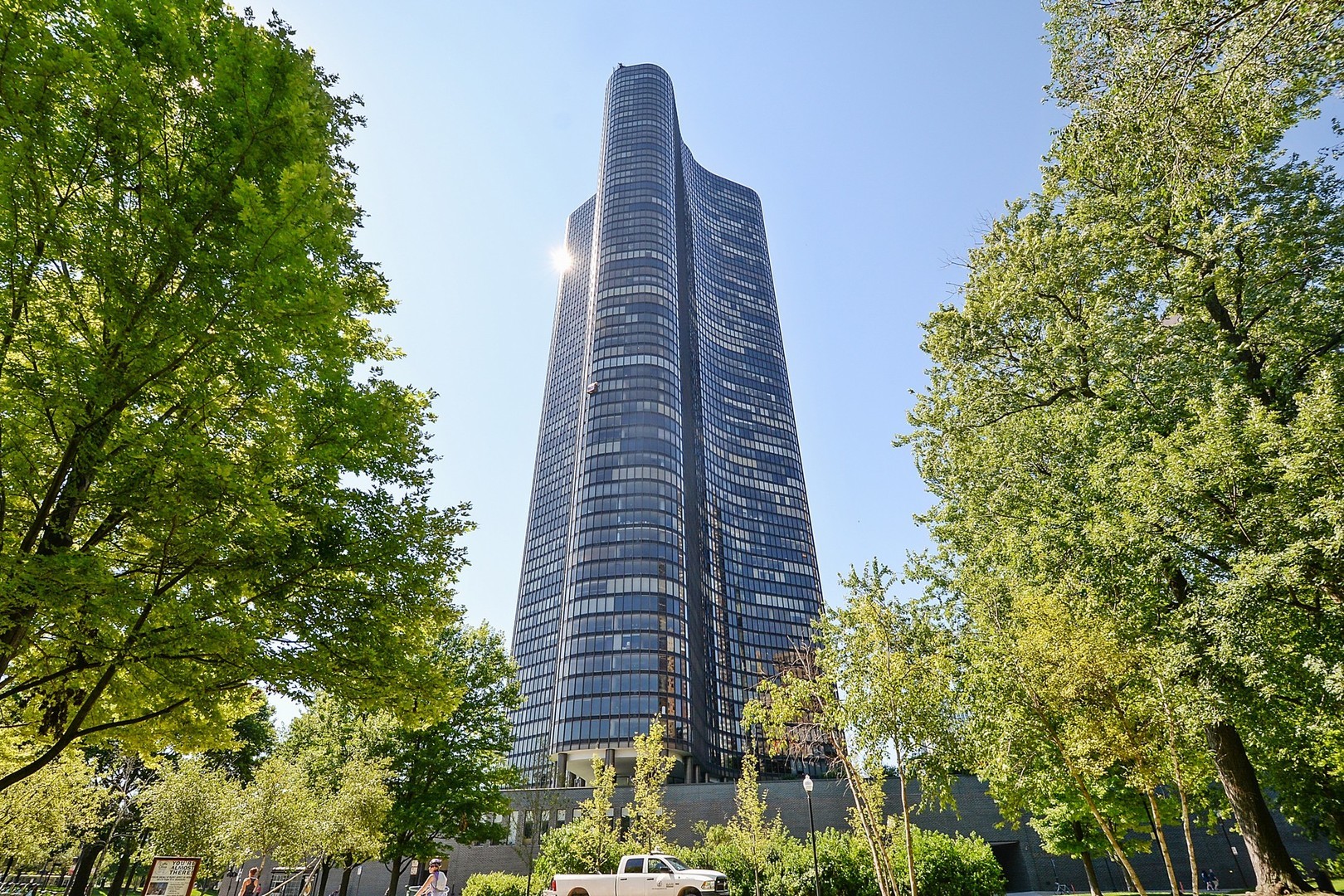505 N Lake Shore Drive 1812 Property Photo 1