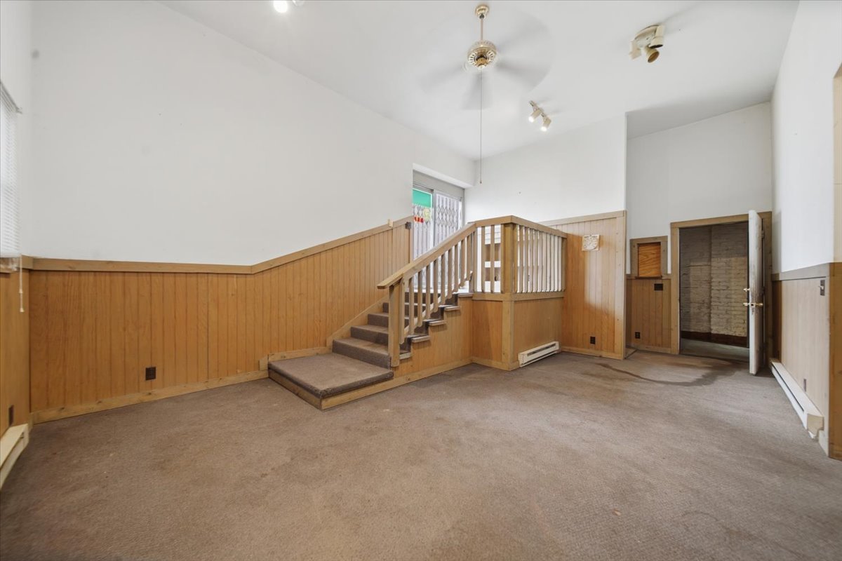 300 Ave A Property Photo 13