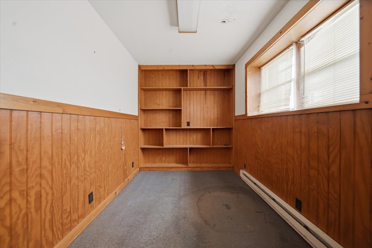 300 Ave A Property Photo 16