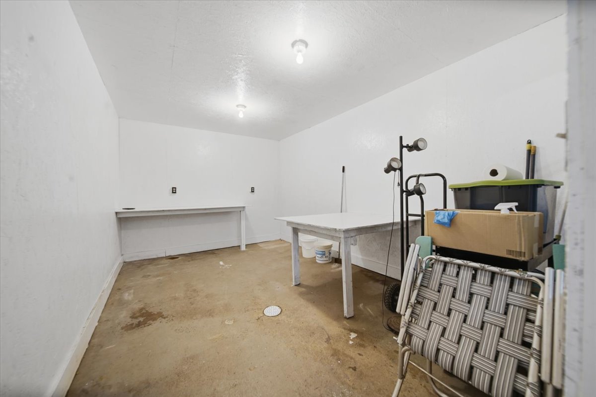 300 Ave A Property Photo 19