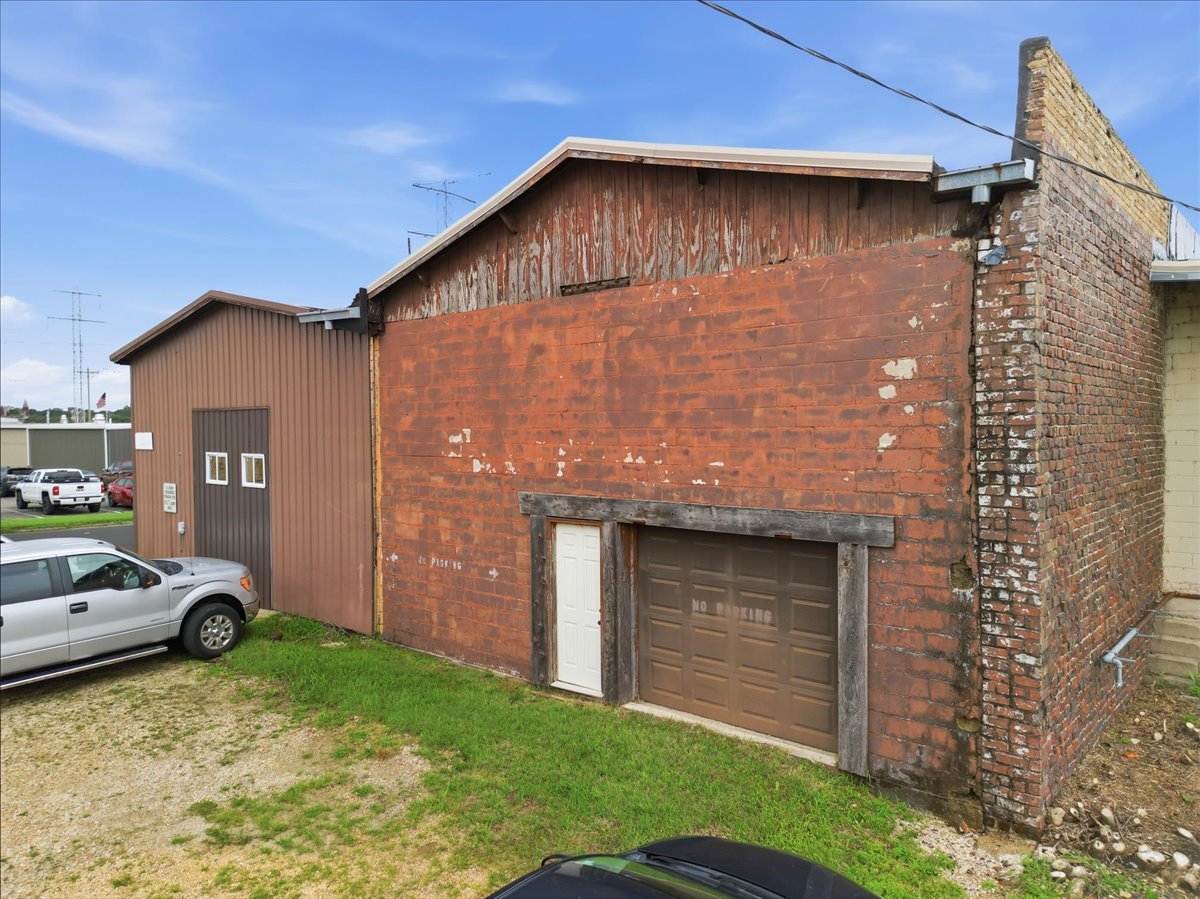 300 Ave A Property Photo 23