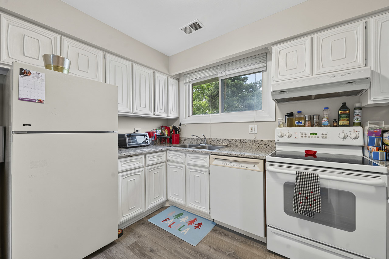 465 Raintree Court 2b Property Photo 15