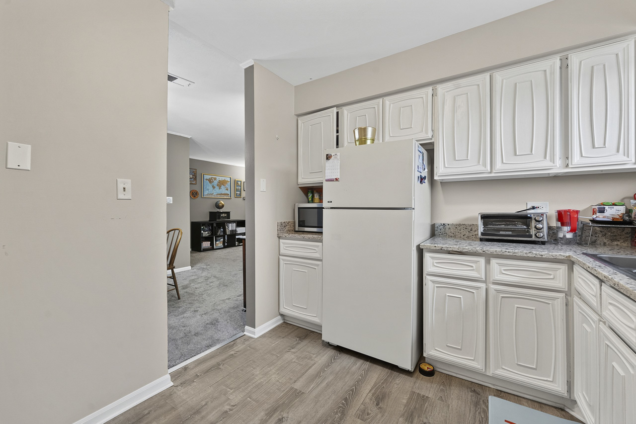 465 Raintree Court 2b Property Photo 16