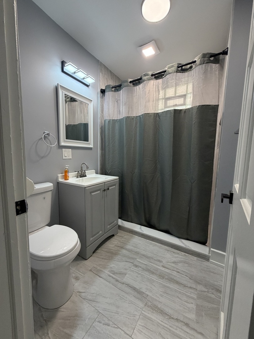 3821 W Fillmore Street 1f Property Photo 8