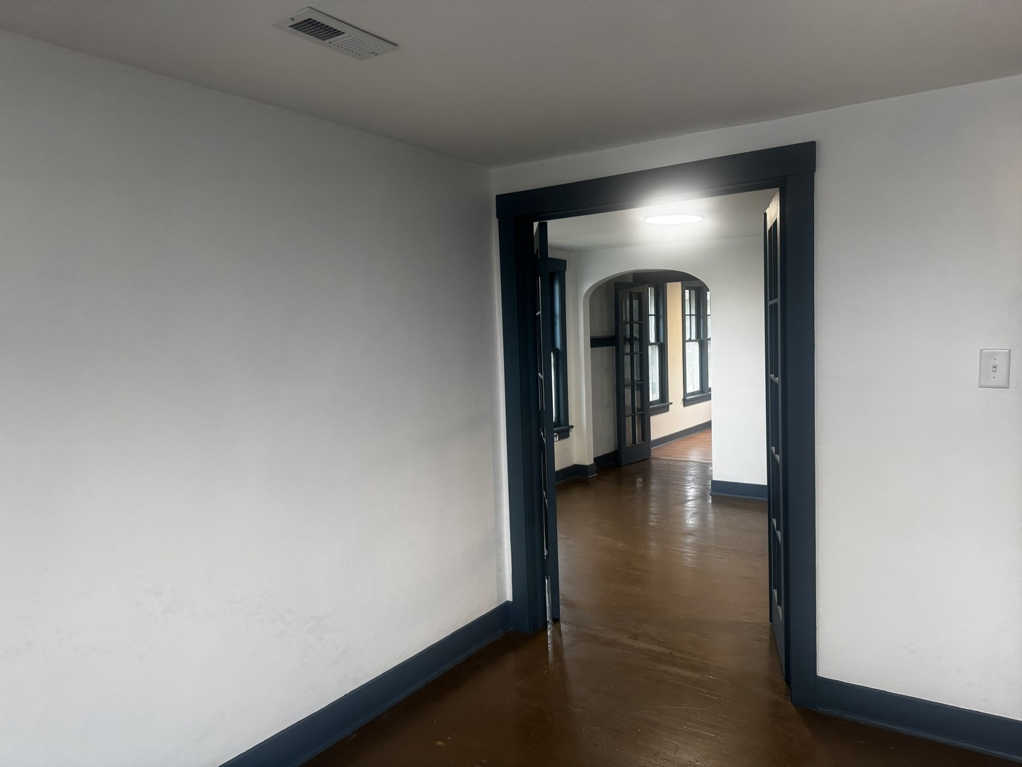 105 University Street 1 Property Photo 3