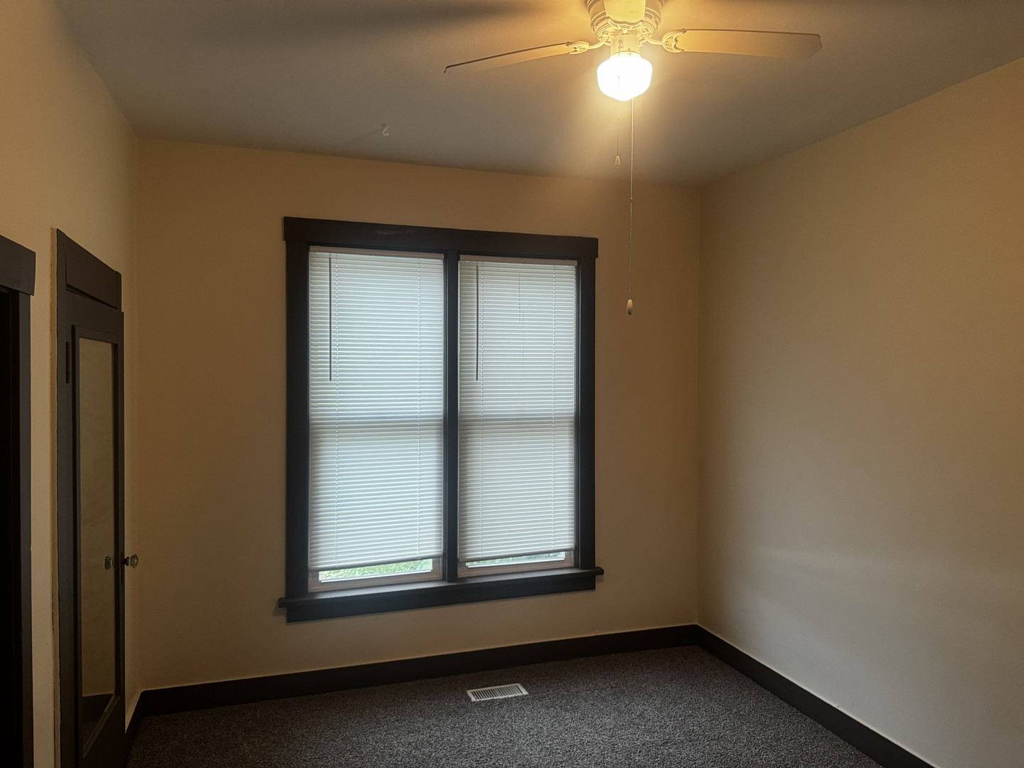 105 University Street 1 Property Photo 4