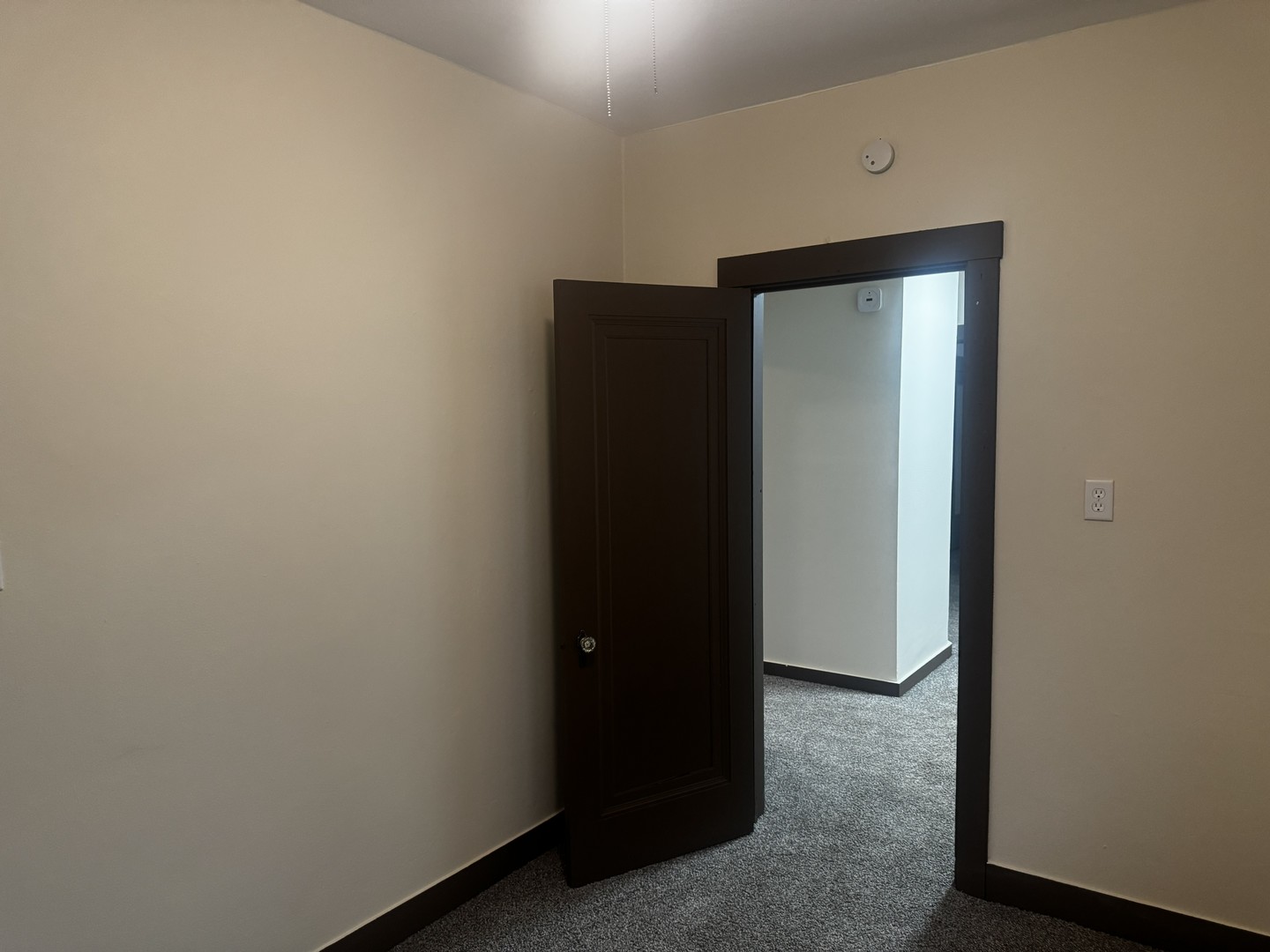 105 University Street 1 Property Photo 12
