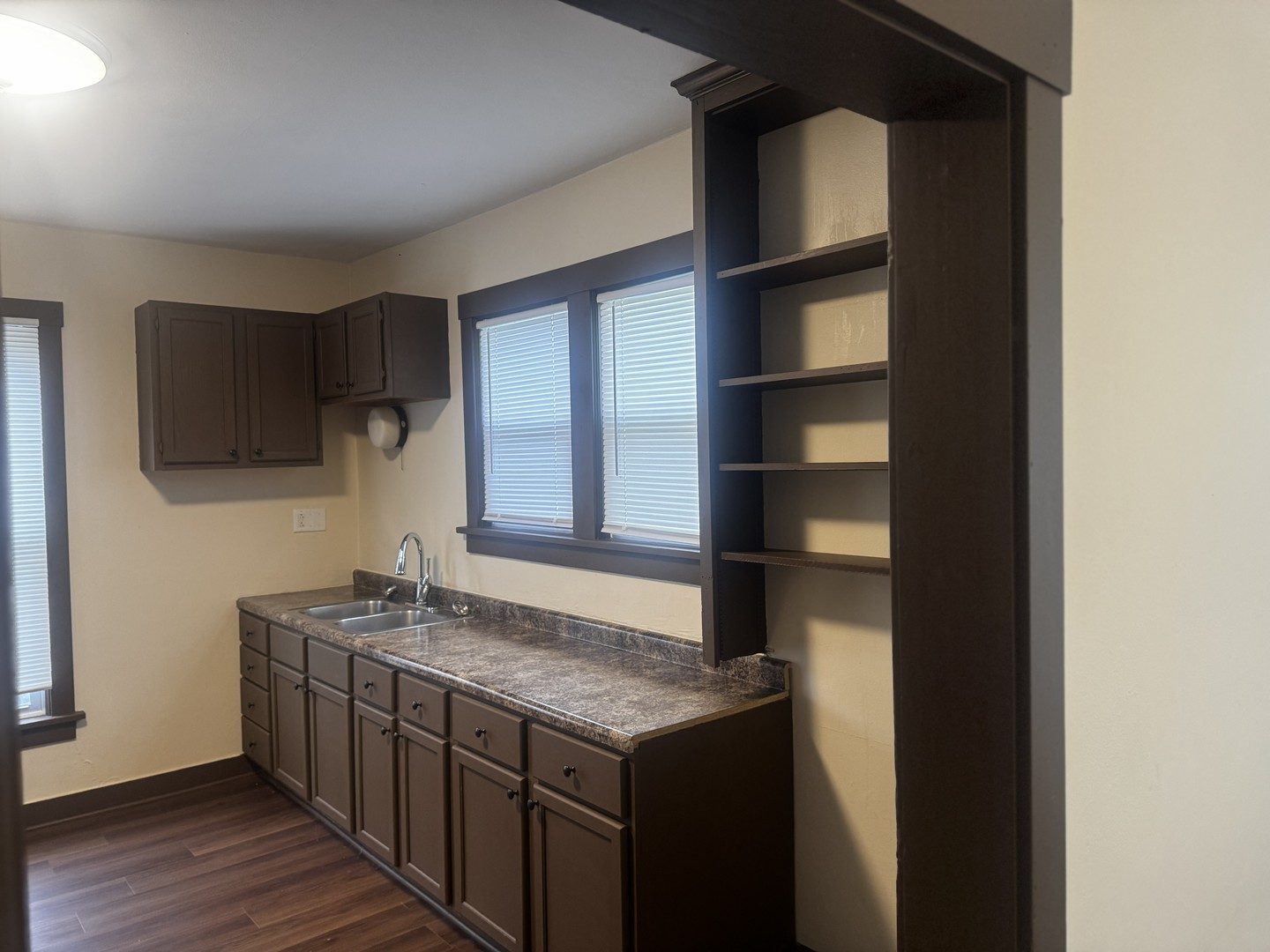 105 University Street 1 Property Photo 15