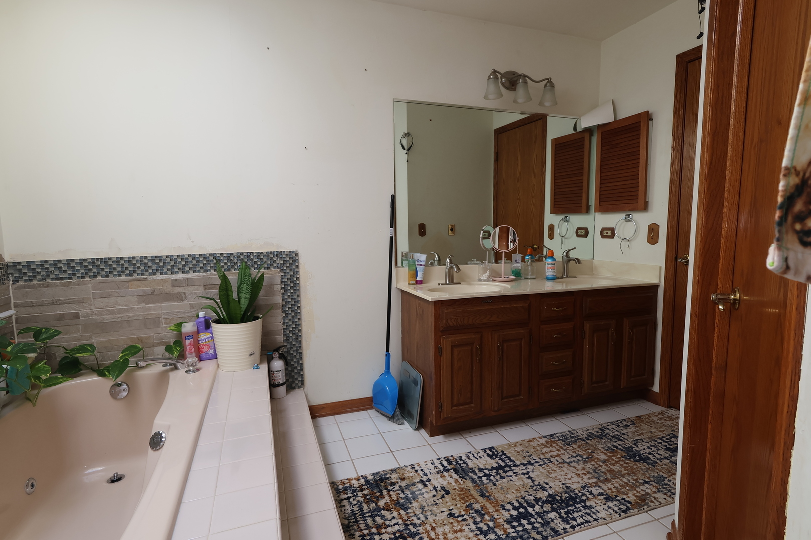 2166 Jordan Lane Property Photo 13