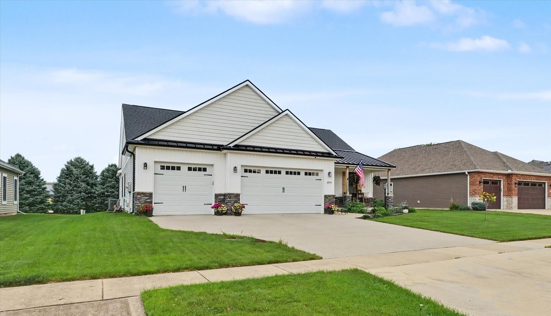 4906 Chestnut Grove Drive Property Photo 3
