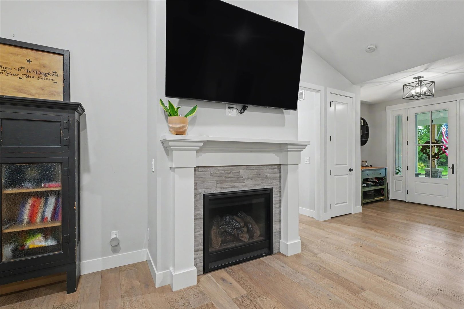 4906 Chestnut Grove Drive Property Photo 6