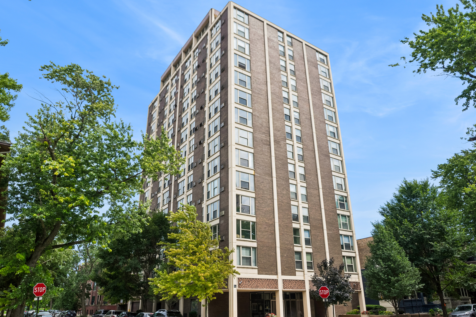 5401 S Hyde Park Boulevard 401 Property Photo 1