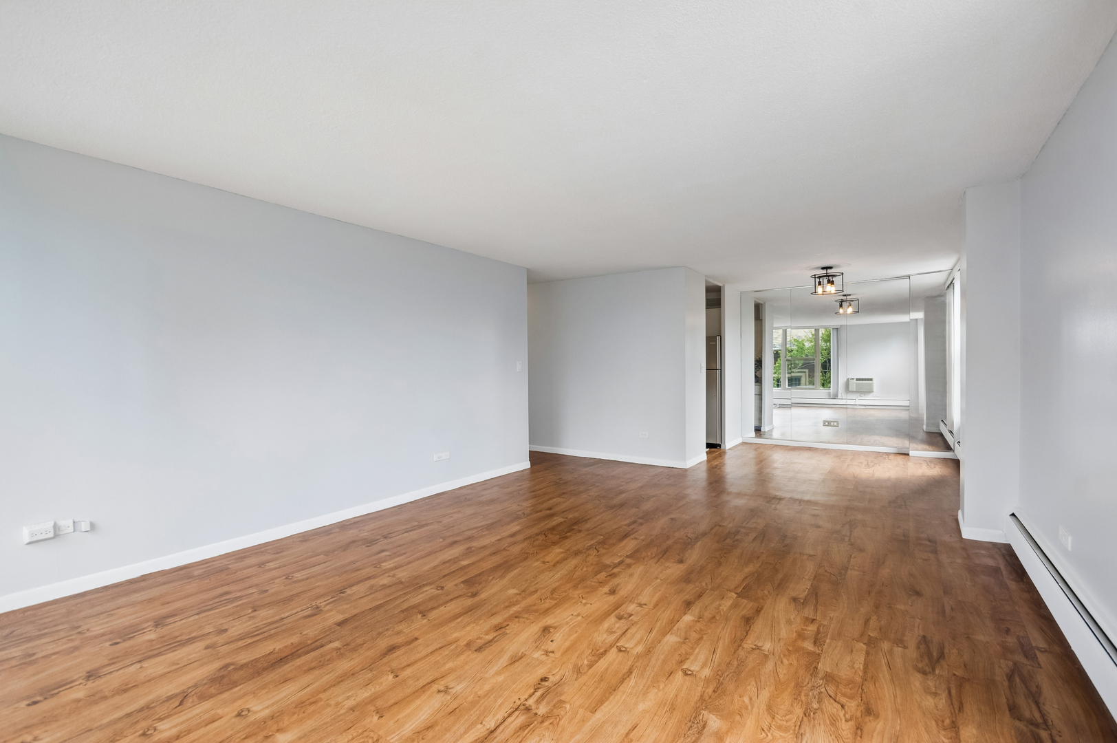 5401 S Hyde Park Boulevard 401 Property Photo 7