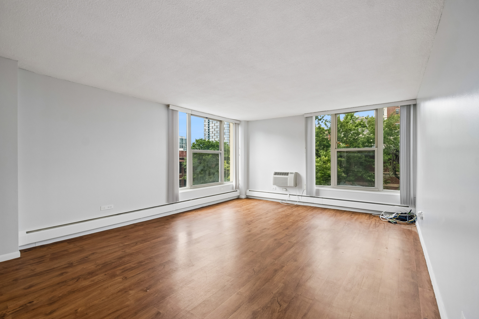 5401 S Hyde Park Boulevard 401 Property Photo 9
