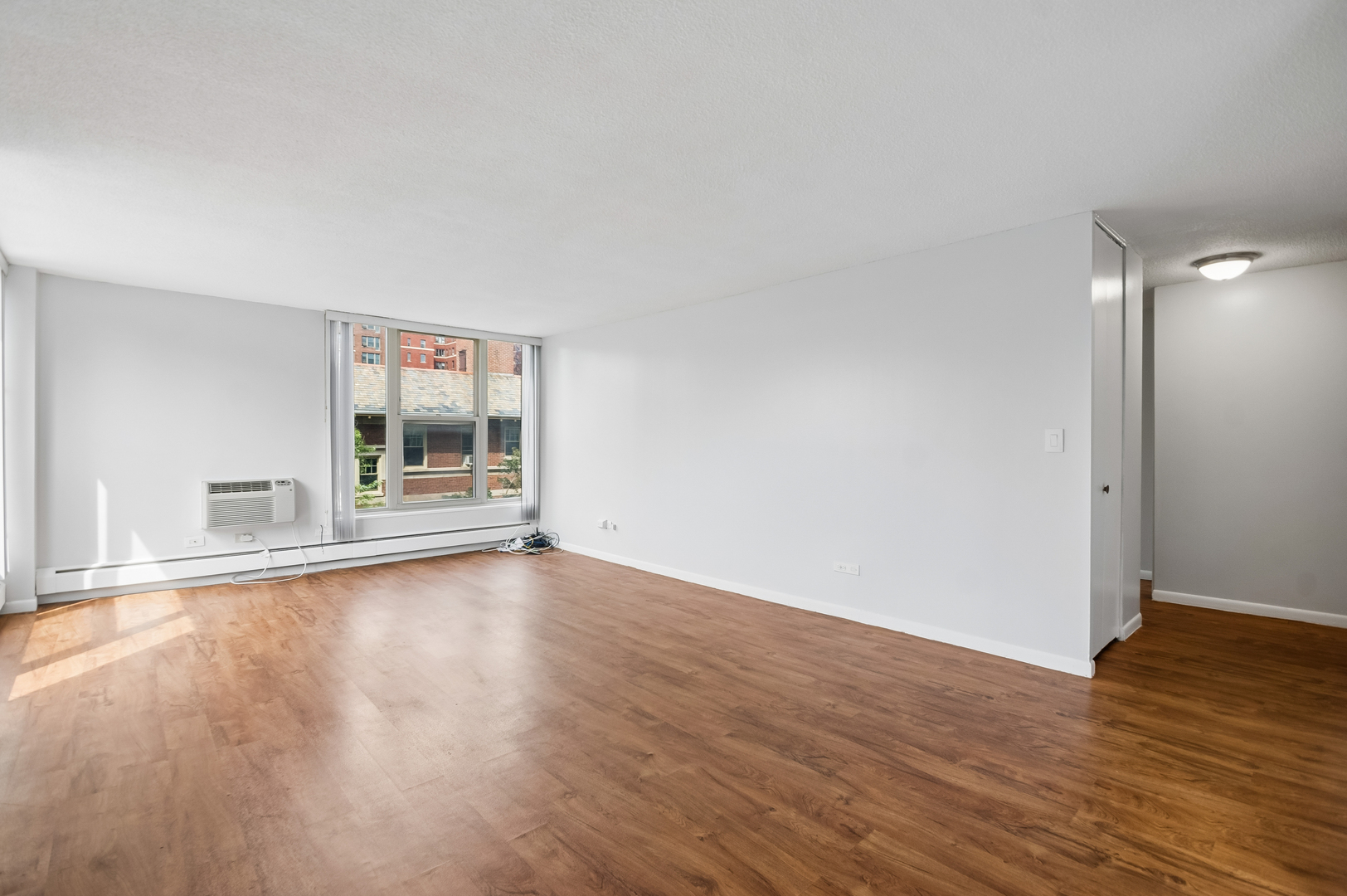 5401 S Hyde Park Boulevard 401 Property Photo 10