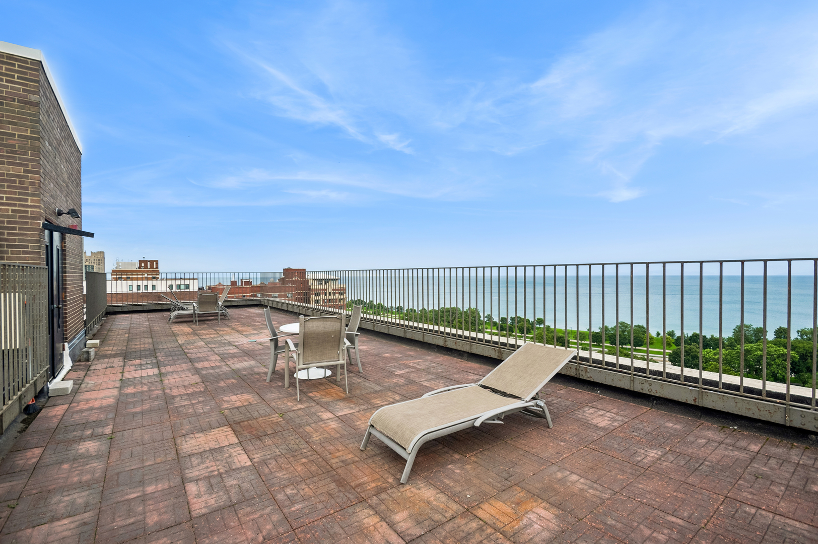 5401 S Hyde Park Boulevard 401 Property Photo 17