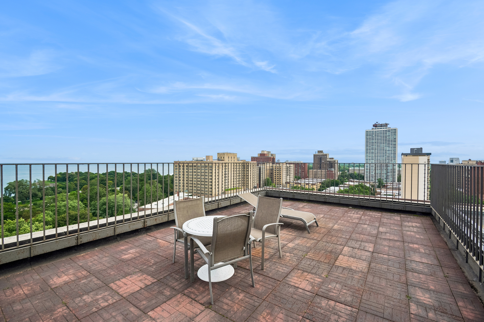 5401 S Hyde Park Boulevard 401 Property Photo 18