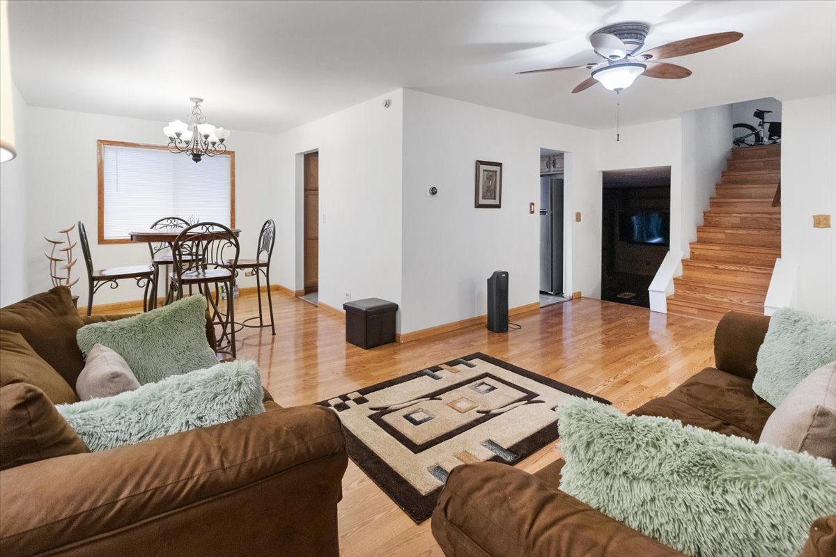 5646 Fernwood Court Property Photo 3