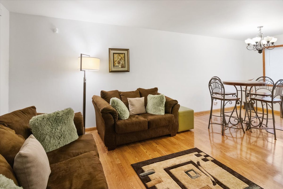 5646 Fernwood Court Property Photo 4