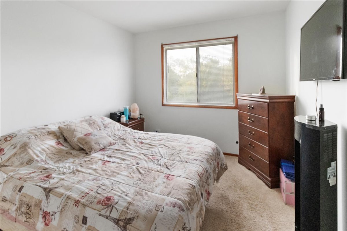 5646 Fernwood Court Property Photo 9