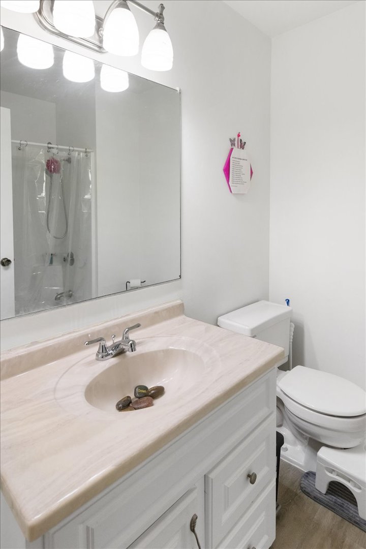 5646 Fernwood Court Property Photo 11