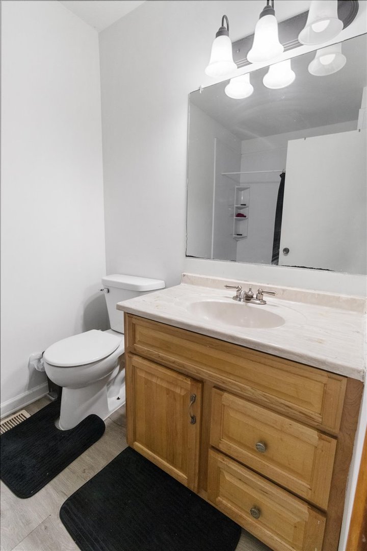 5646 Fernwood Court Property Photo 12