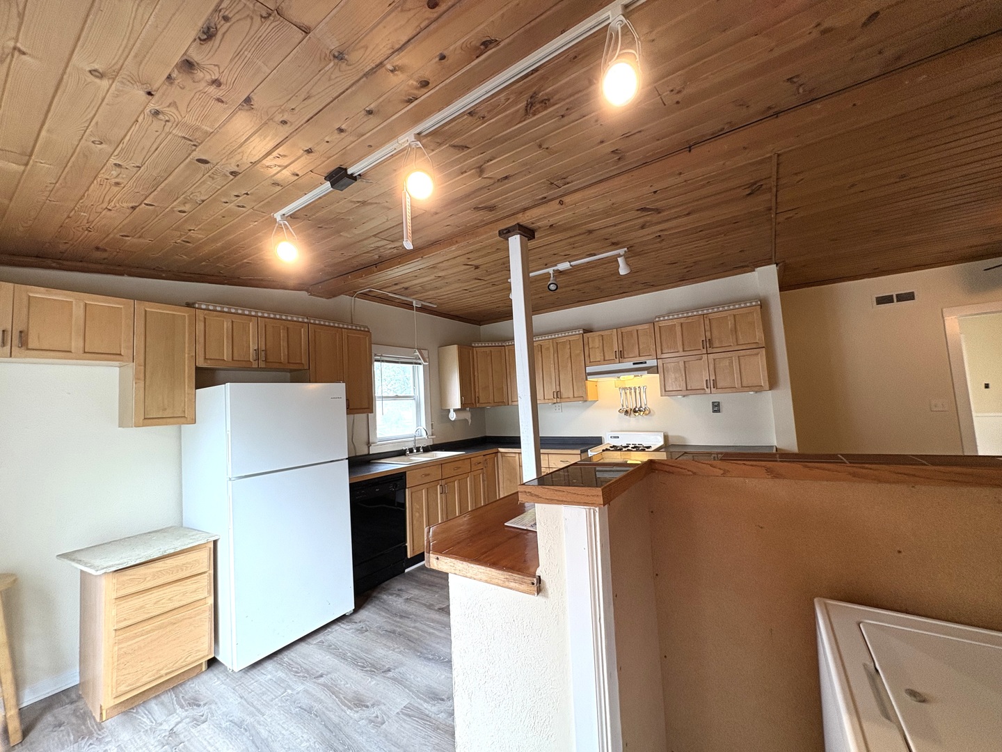 463 Howard Street Property Photo 4