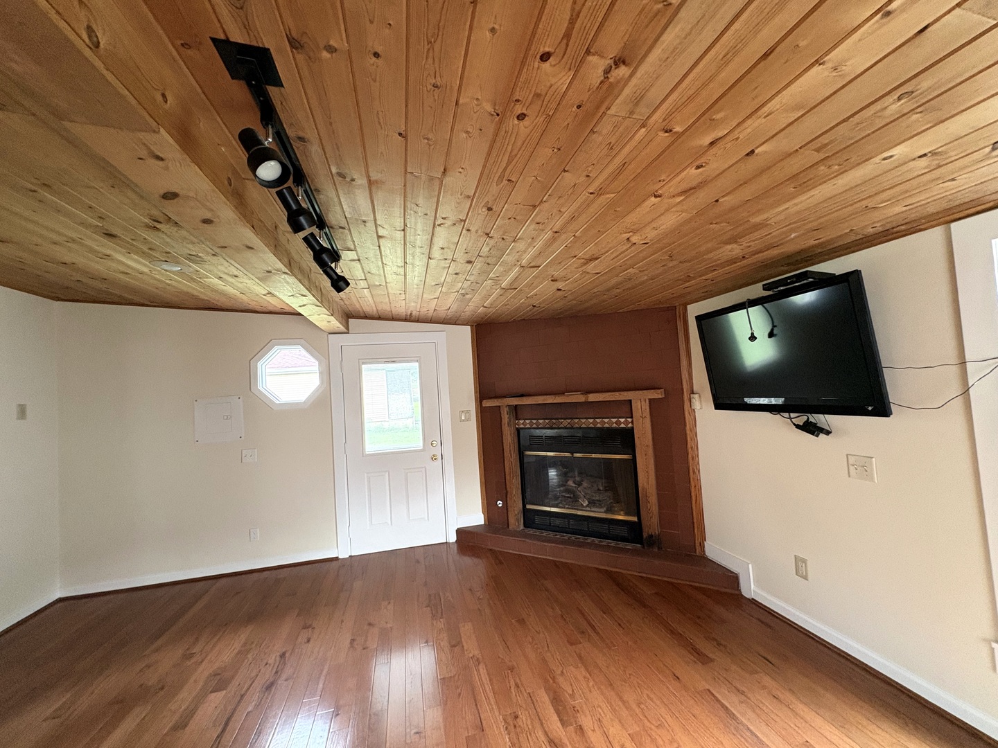 463 Howard Street Property Photo 7