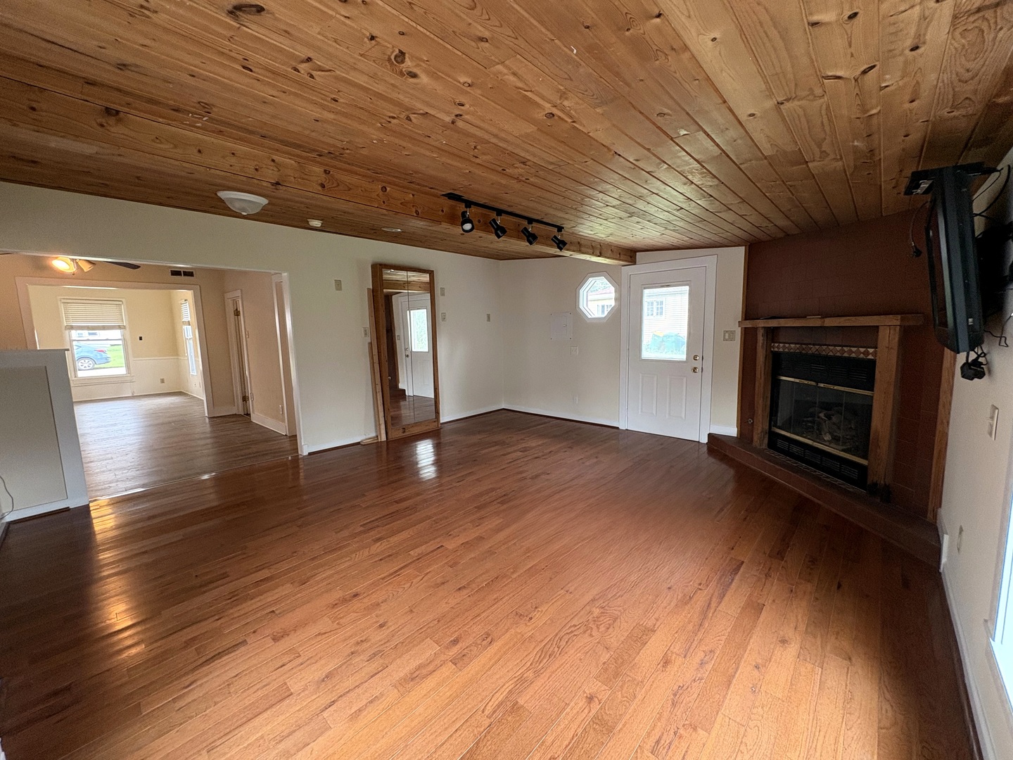 463 Howard Street Property Photo 9
