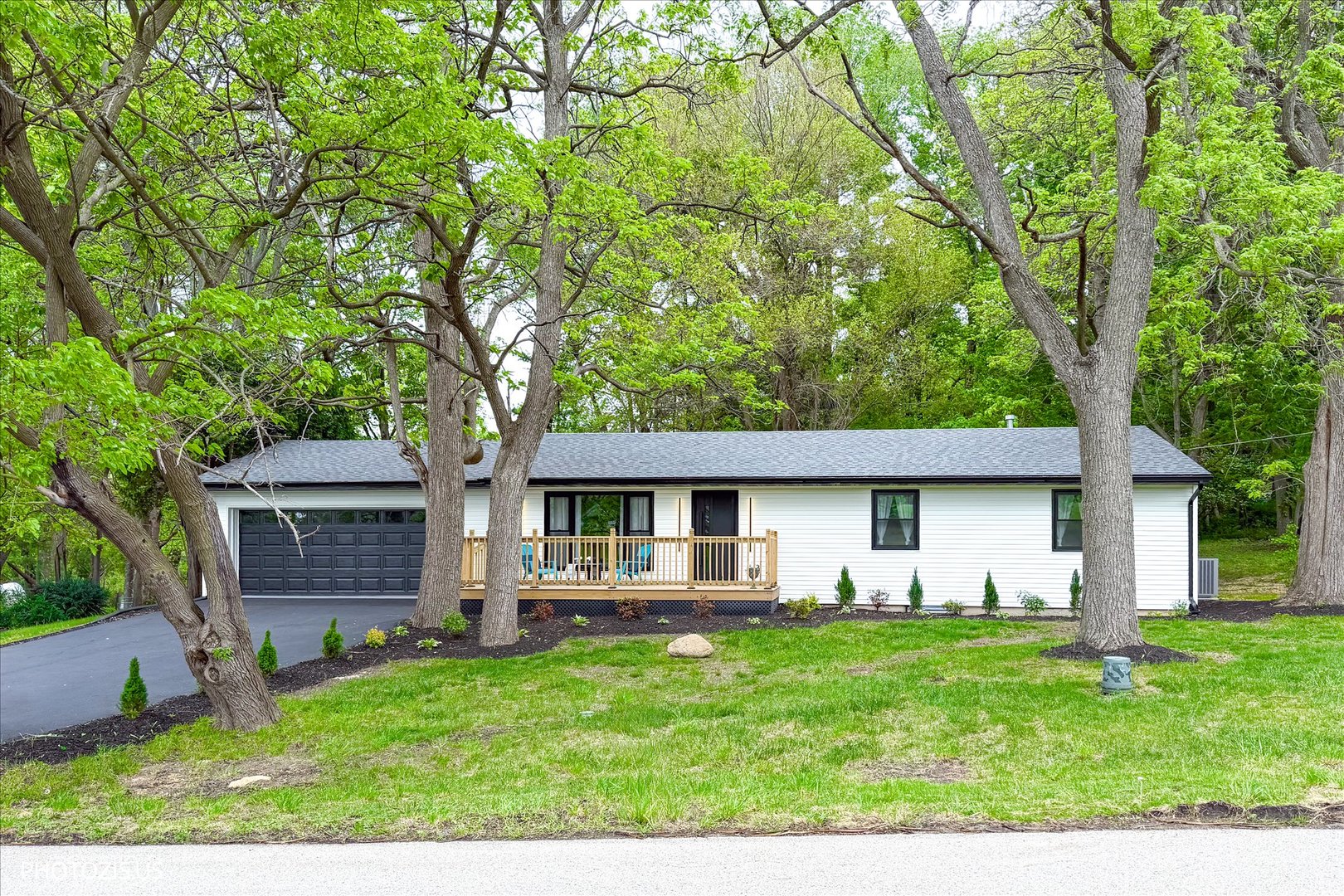 35w302 Pinelands Road Property Photo 3