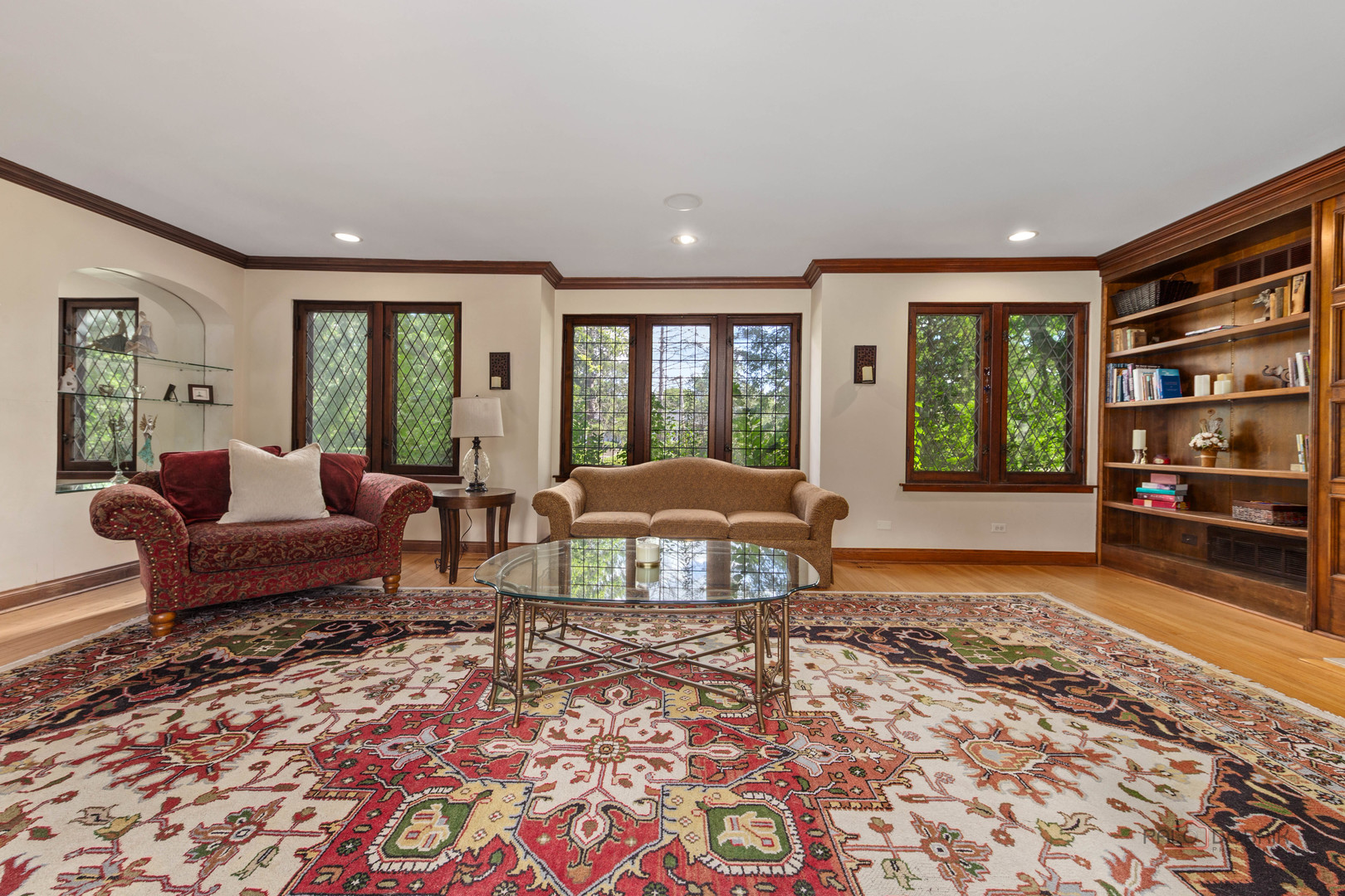 1380 Valley Road Property Photo 6