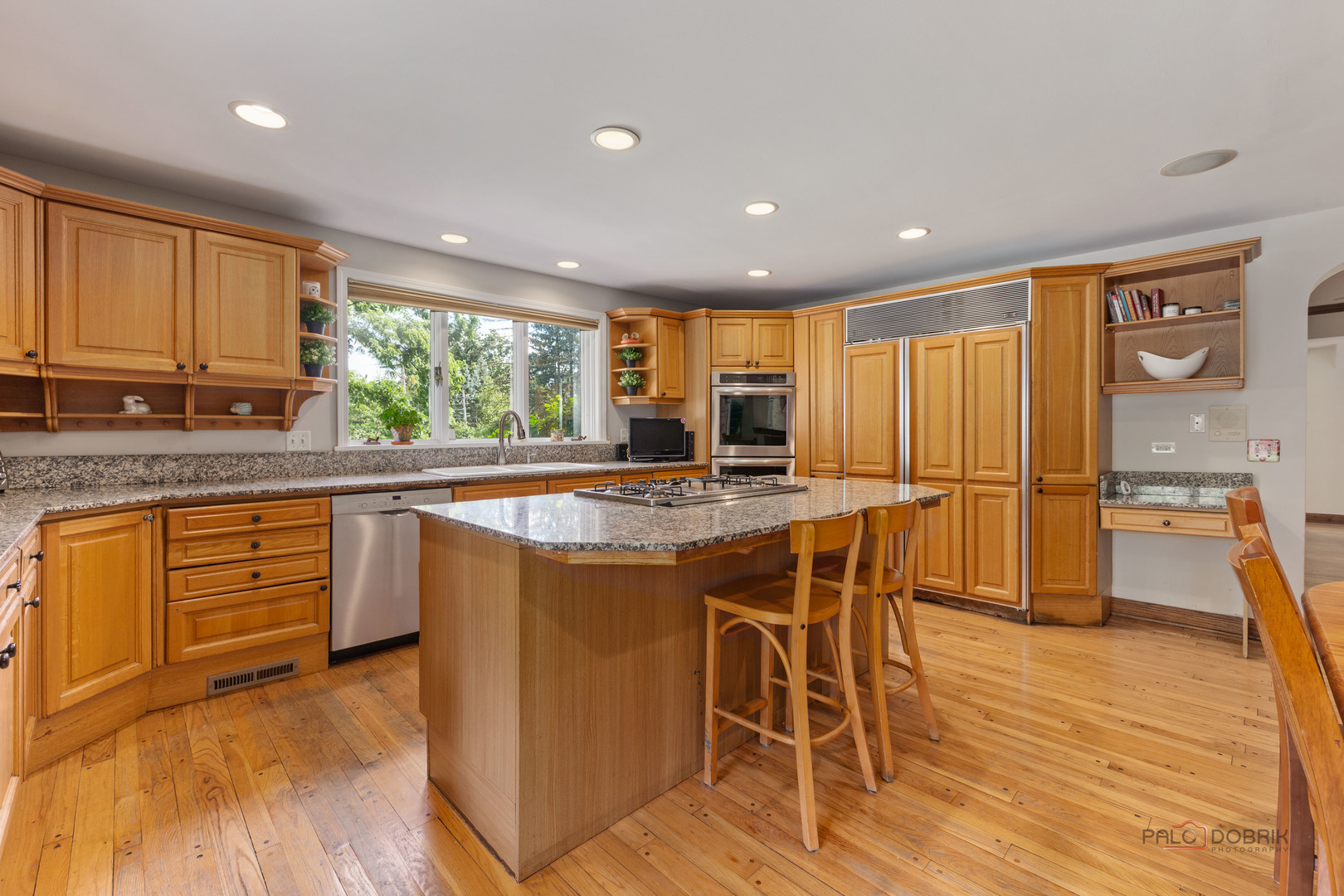 1380 Valley Road Property Photo 12
