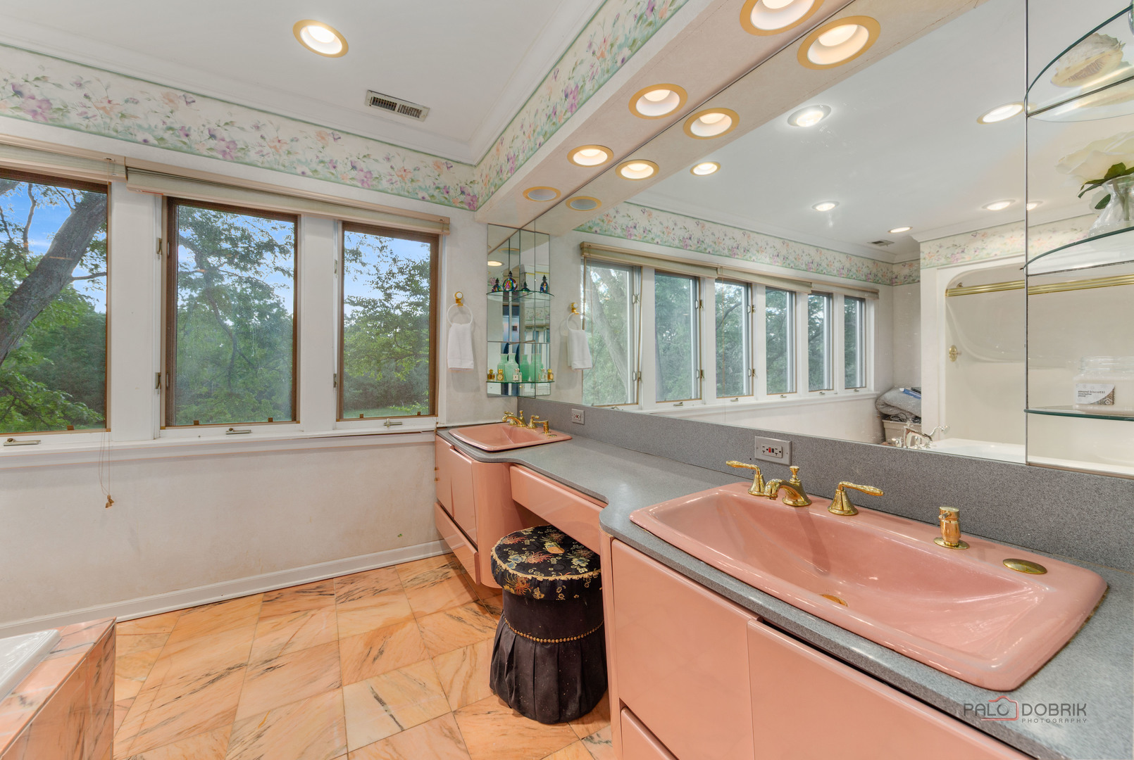1380 Valley Road Property Photo 29