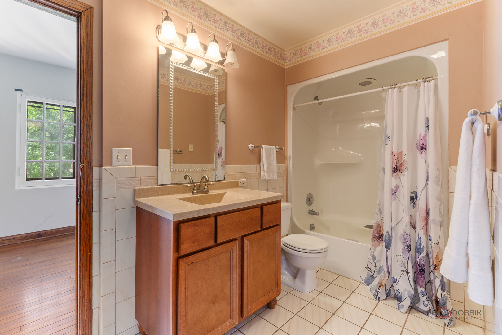 1380 Valley Road Property Photo 32