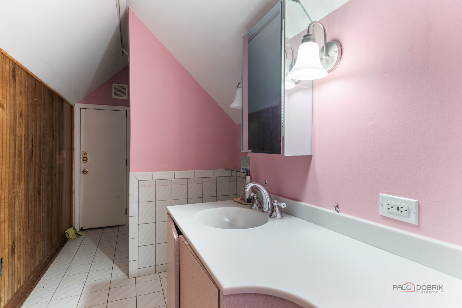 1380 Valley Road Property Photo 35